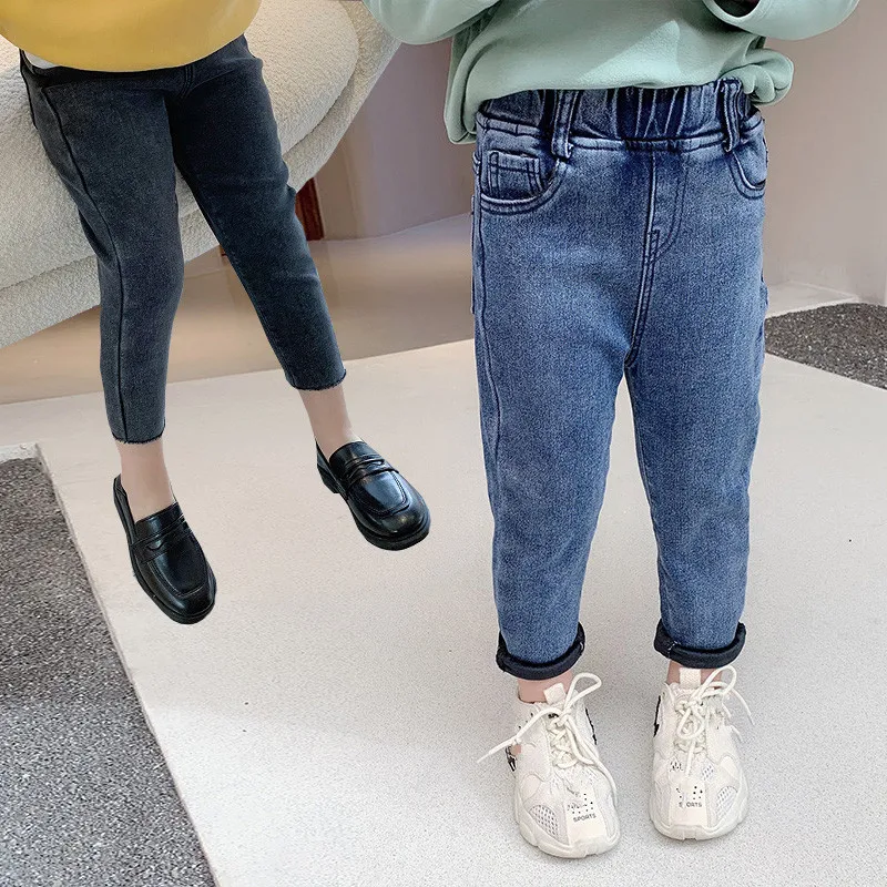 

Детские джинсы DFXD, однотонные облегающие брюки из денима с эластичным поясом, зимние плотные бархатные брюки, узкие джинсы на возраст 2-7 лет,...