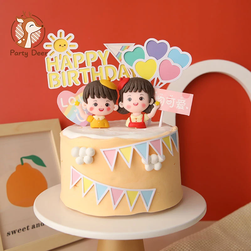 Желтого и красного цветов одежда с изображением персонажей из мультфильмов для