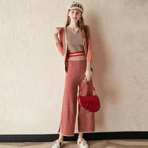 Женский спортивный костюм из трех предметов, кофта в полоску, жилет на бретелях и облегающие брюки с широкими штанинами с Боковым Разрезом, весна-осень