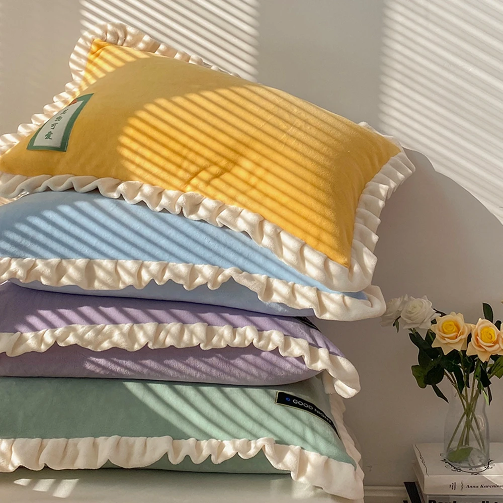 

A Pair Of Winter Flannel Warm And Soft New Candy Color Single Product Pillowcases