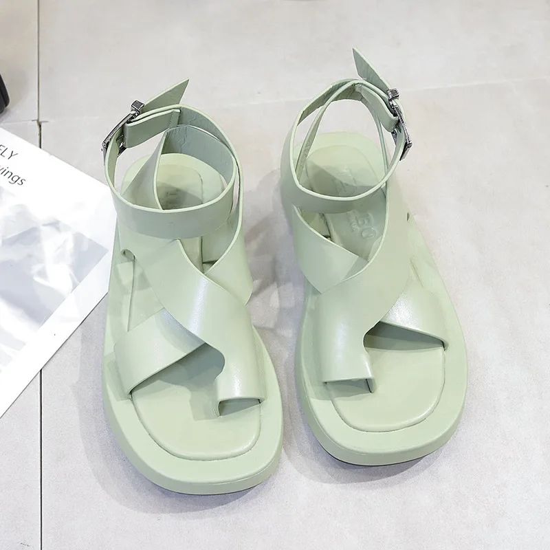 

ZOELEA Women Summer Sandals Beach Sandals Fashion Flats Shoes 2021 New Sandal Non-slip Flat Sandals Buckle Black And White