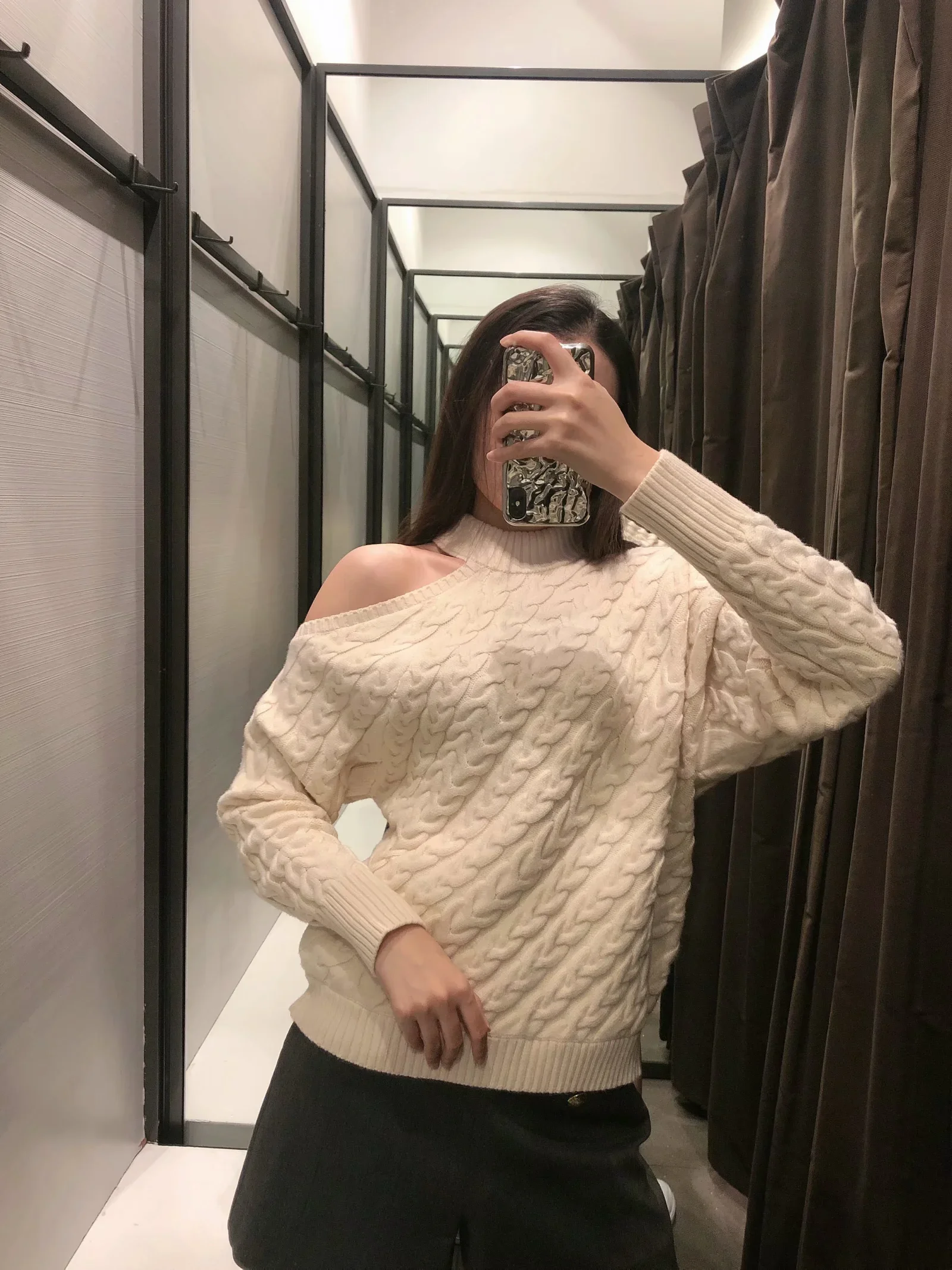 

Hollow out design eight strands knit knit sweater