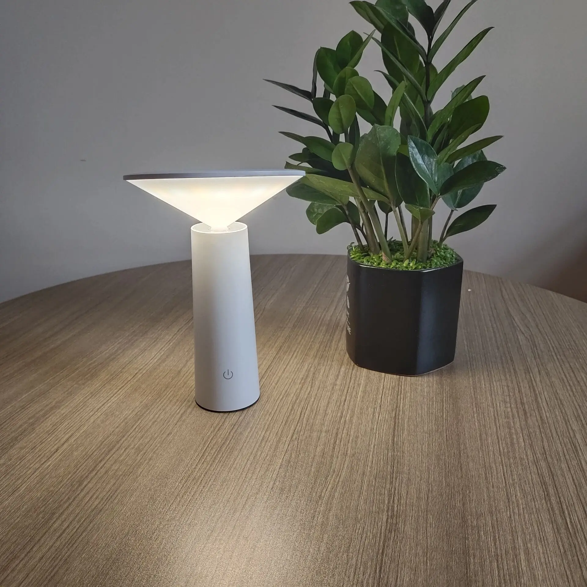 

Small i Table Lamp new reading learning LED desk lamp bedside touch sensor brightness dimming USB charging bedroom