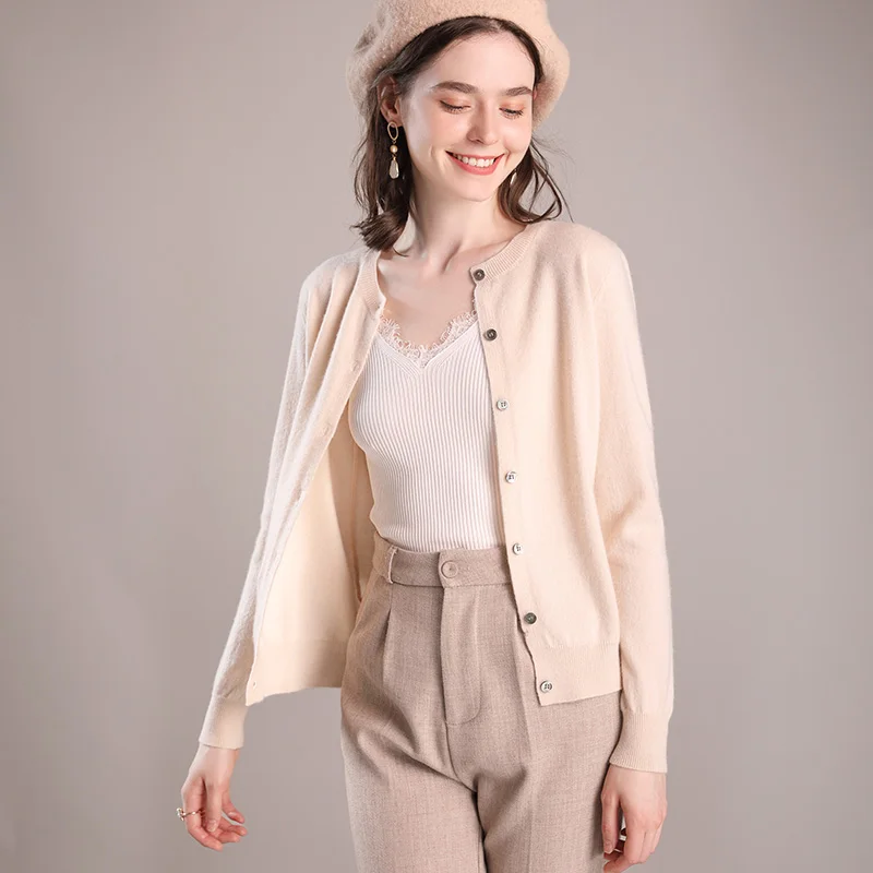 

New pile up high collar cashmere sweater for fall / winter 2020