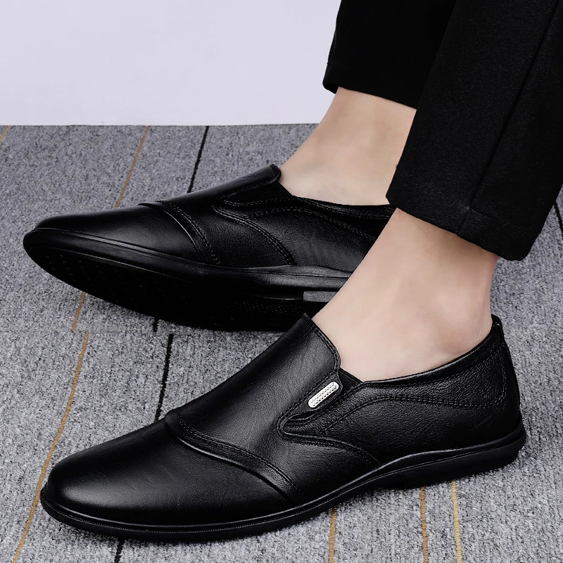 

Мужская обувь из натуральной кожи, черного цвета с перфорацией типа «броги»; Мужские модельные туфли без шнуровки в деловом стиле; Официаль...