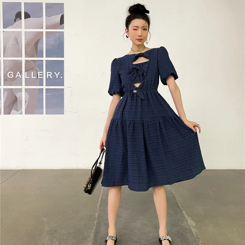 

Korejepo Women Dress 2021 Summer New Vintage Sweet Blue Bow Hollow Out V-neck Puff Sleeve A-line Slim Knee-Length Dress Solid