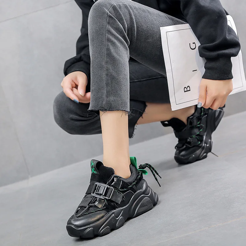 Кроссовки женские на толстой подошве модная массивная повседневная спортивная