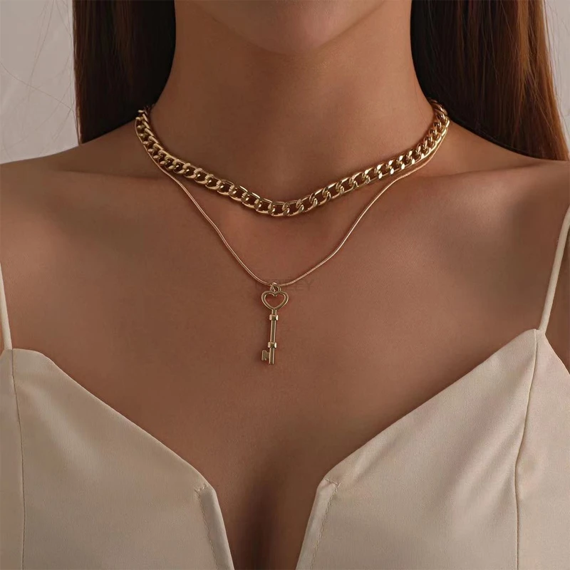 

Vintage Pendant Necklace Key Exaggerated Thick Clavicle Chain Ladies Multilayer Necklace Golden Birthday Gift