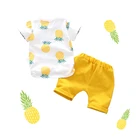 Летняя одежда для маленьких мальчиков и девочек с принтом ананасов, Модный хлопковый спортивный костюм для младенцев, футболка для мальчика + шорты, детская одежда