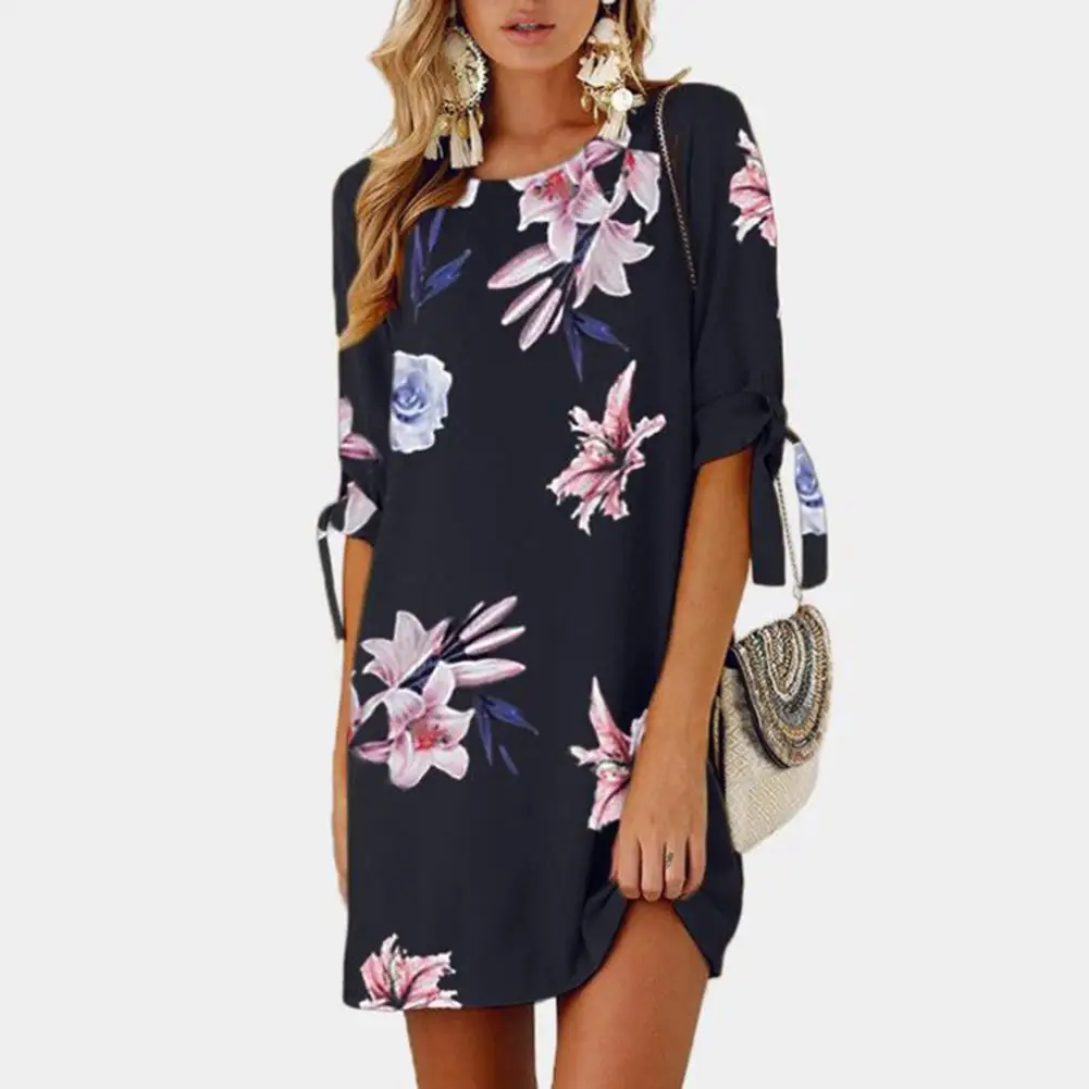 Женское шифоновое мини платье с цветочным принтом и круглым вырезом коротким