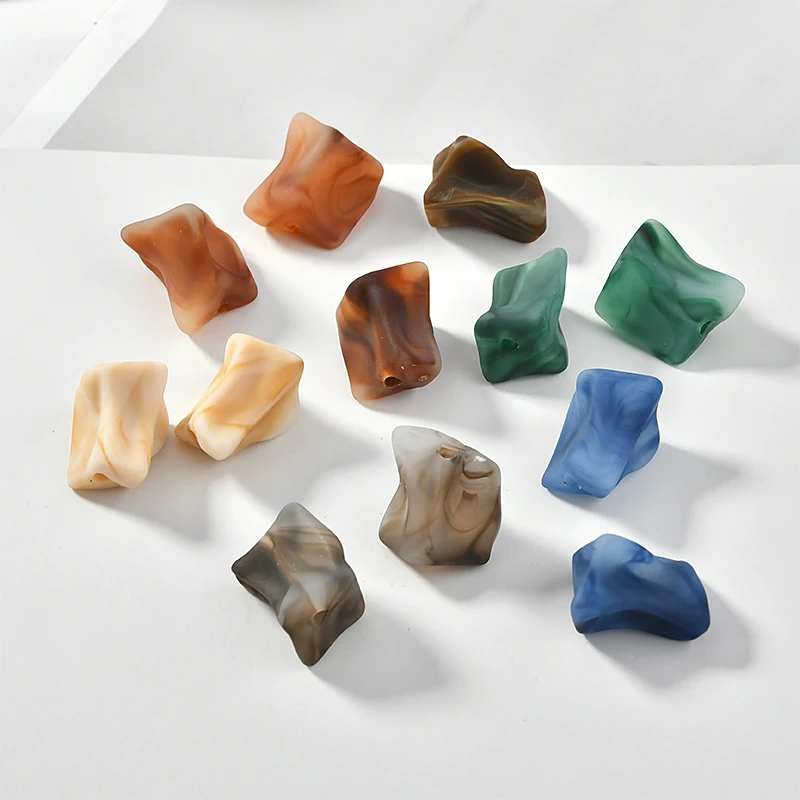 Серьги из полимерного материала неправильной формы с имитацией камня | Украшения