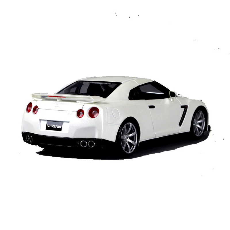 Модель спортивного автомобиля Bburago 1:18 литая модель для Nissan Gtr с управлением