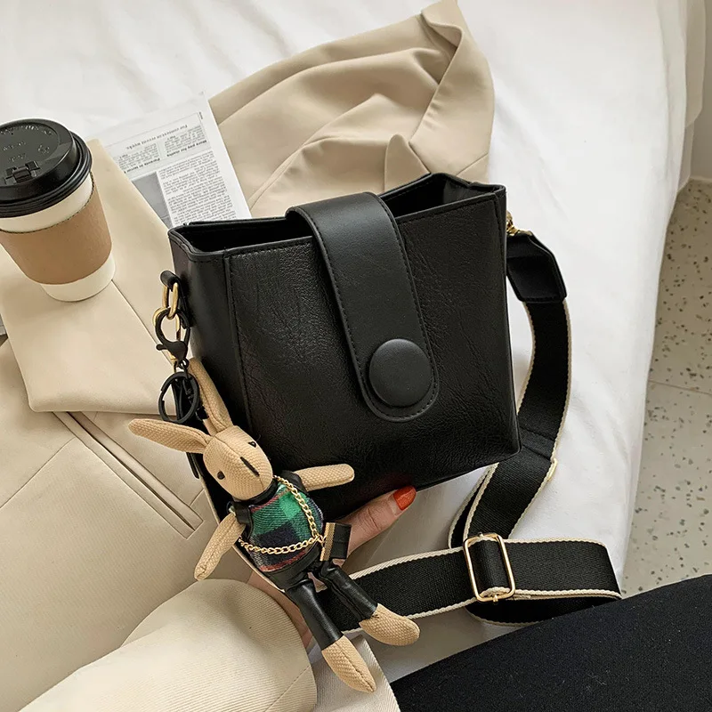 

Womens Handbags Bucket Women's 2021 New Fashion Versatile Design Shoulder Western Style Broadband Leisure Messenger Bag Purses