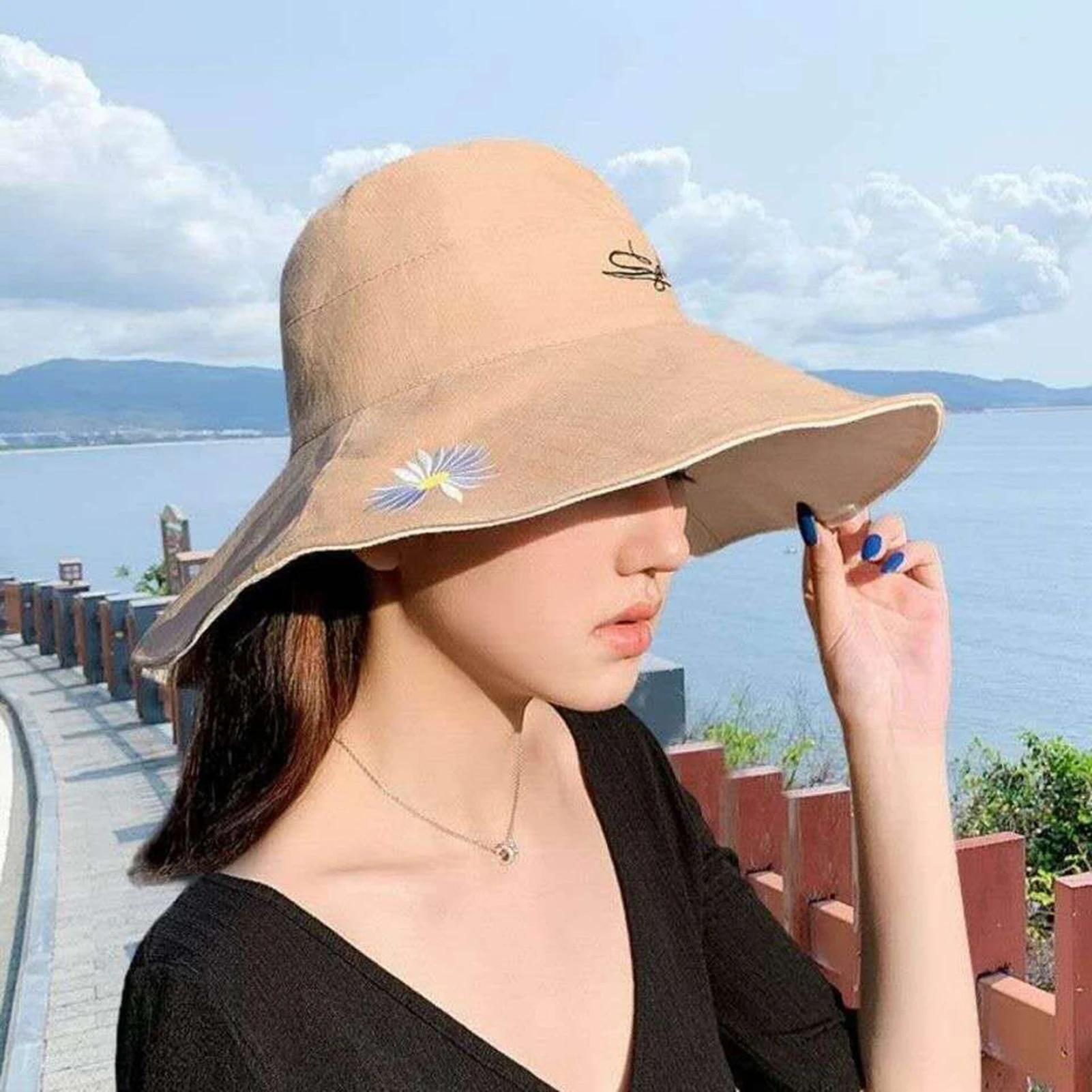 

Women Summer Sun Protection Hat Fisherman Cap Reversible Marguerite Embroidery Black Yellow Pink Blue traveling Beach Wild Hats