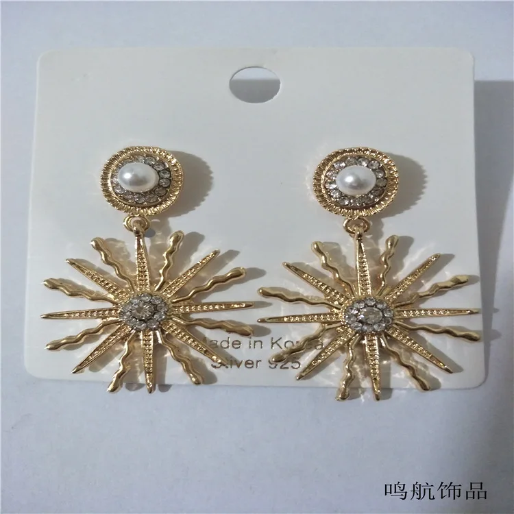 

Sun Flower Diamond Pearl Earrings European and American Retro Exaggerated Palace Style Long Earrings 925 Silver Needle Earrings