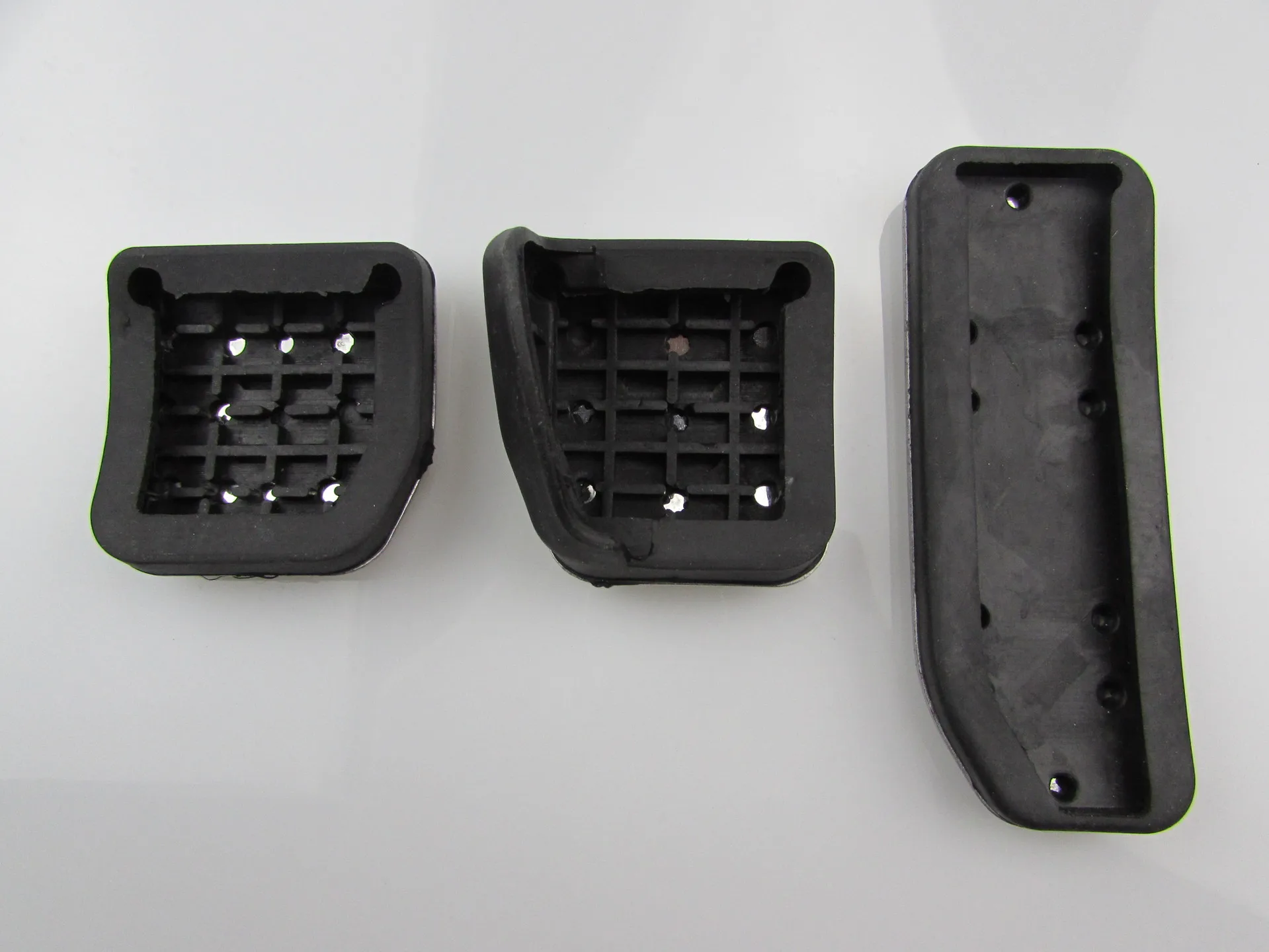 

Applicable to Freelander 2 manual transmission metal pedal, brake accelerator without hole, original model