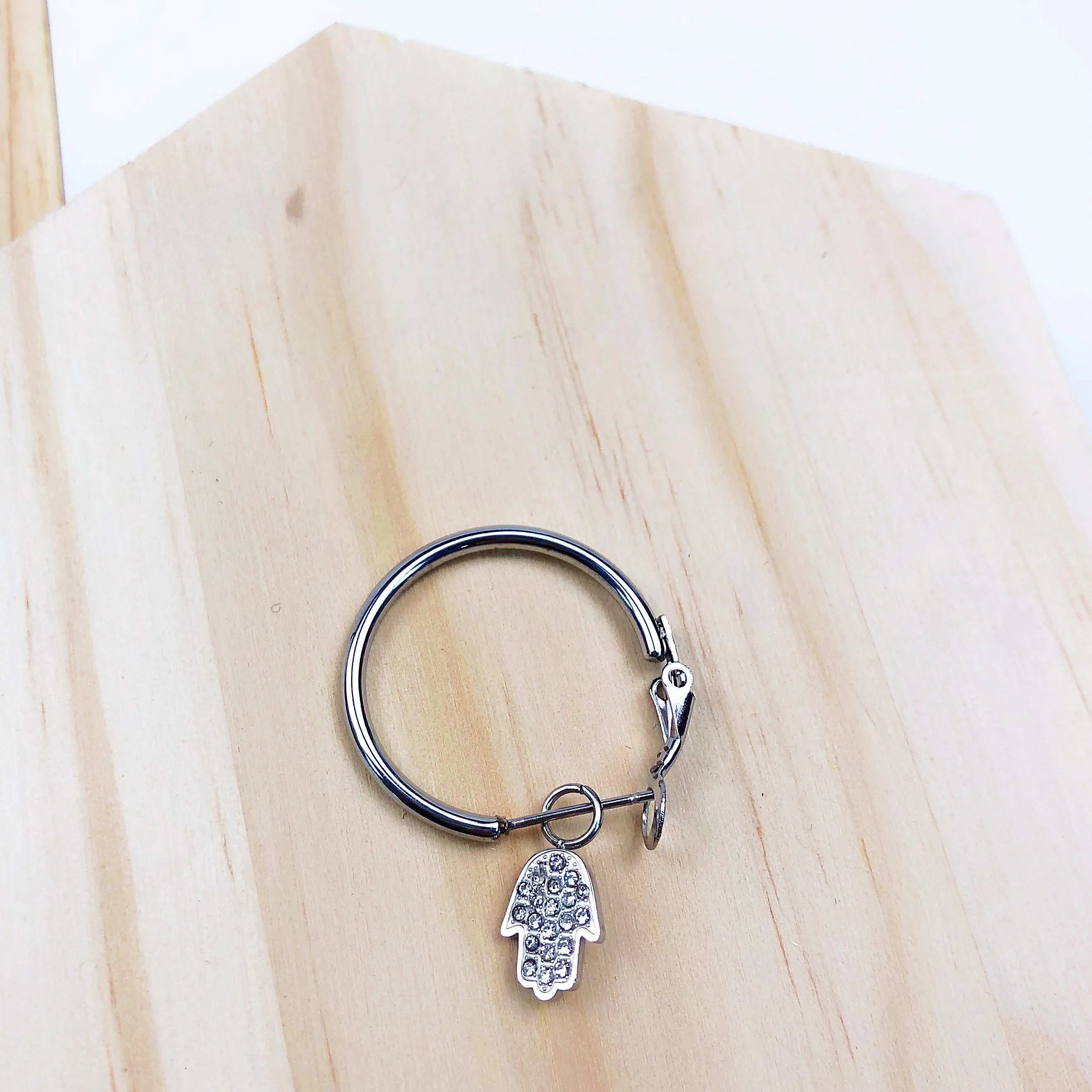 

Stainless Steel Fashion Cubic Zircon Hand Earrings Cute Heart Gold Hoop Earrings For Women Wedding Jewelry