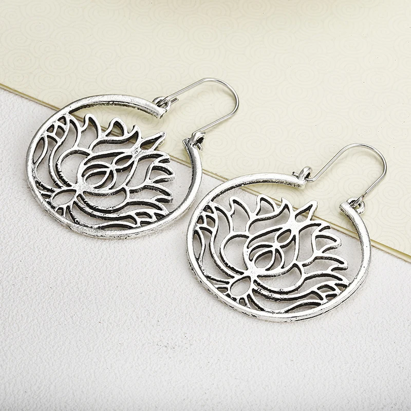 Преувеличенные золотые богемные серьги в стиле ретро виде больших кругов форме