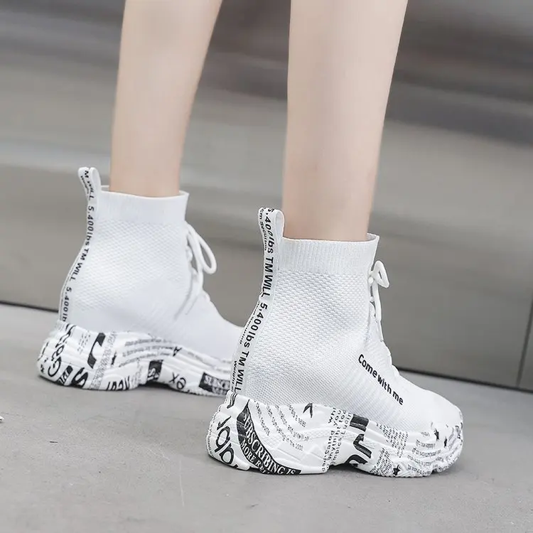 Женские сетчатые кроссовки на платформе белые дышащие танкетке 9 см повседневная