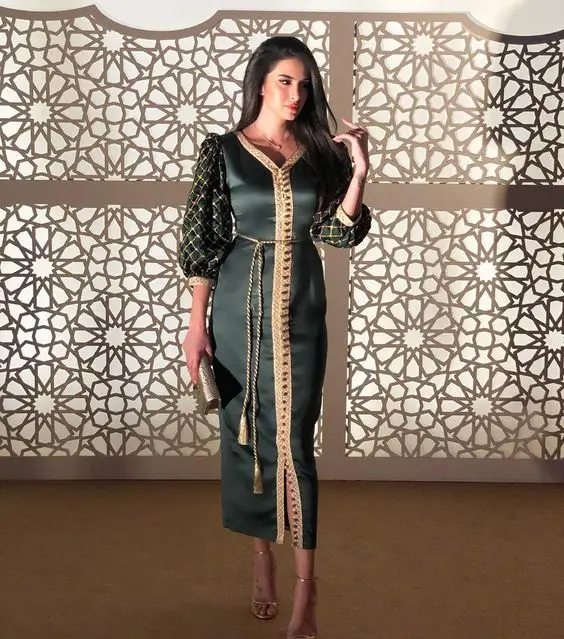 

Moroccan Caftan Kaftan Evening Dresses Dubai Abaya Arabic 3/4 Long Sleeves Amazing Gold Embroidery V-Neck Occasion Prom Formal