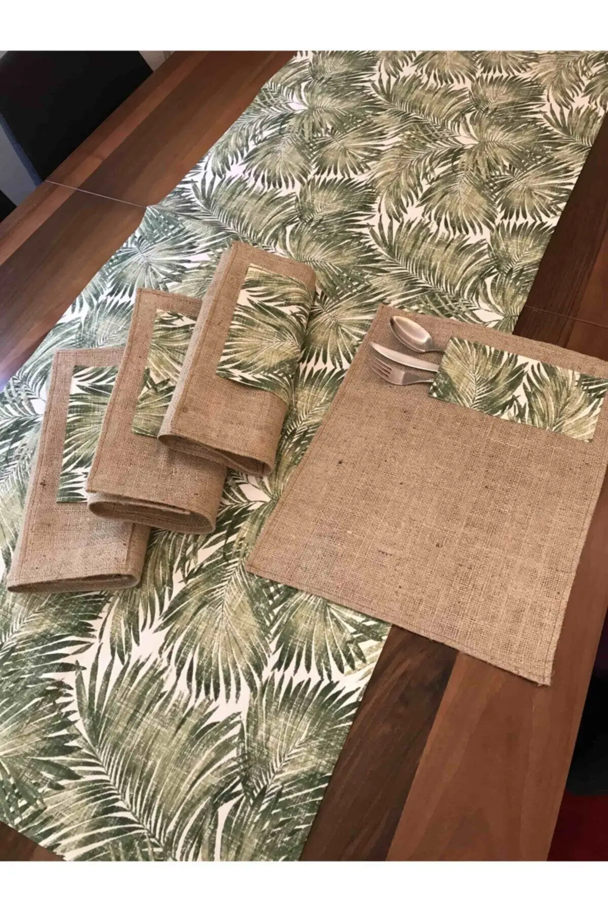 

4 PCs Leaf Decorated American Service and Runner