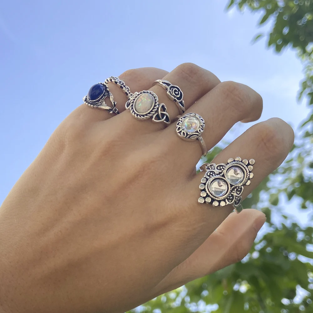 

OUREX 2021 New Fashion Punk Style Black Silver Color Round Rings Crystal Rhinestone Rings For Women Party Jewelry Wholesale