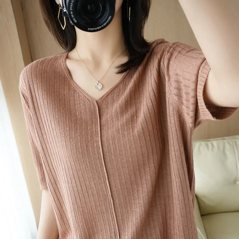 

Spring and summer V-neck ice silk short-sleeved T-shirt loose thin knitting new simple round neck pullover blouse women