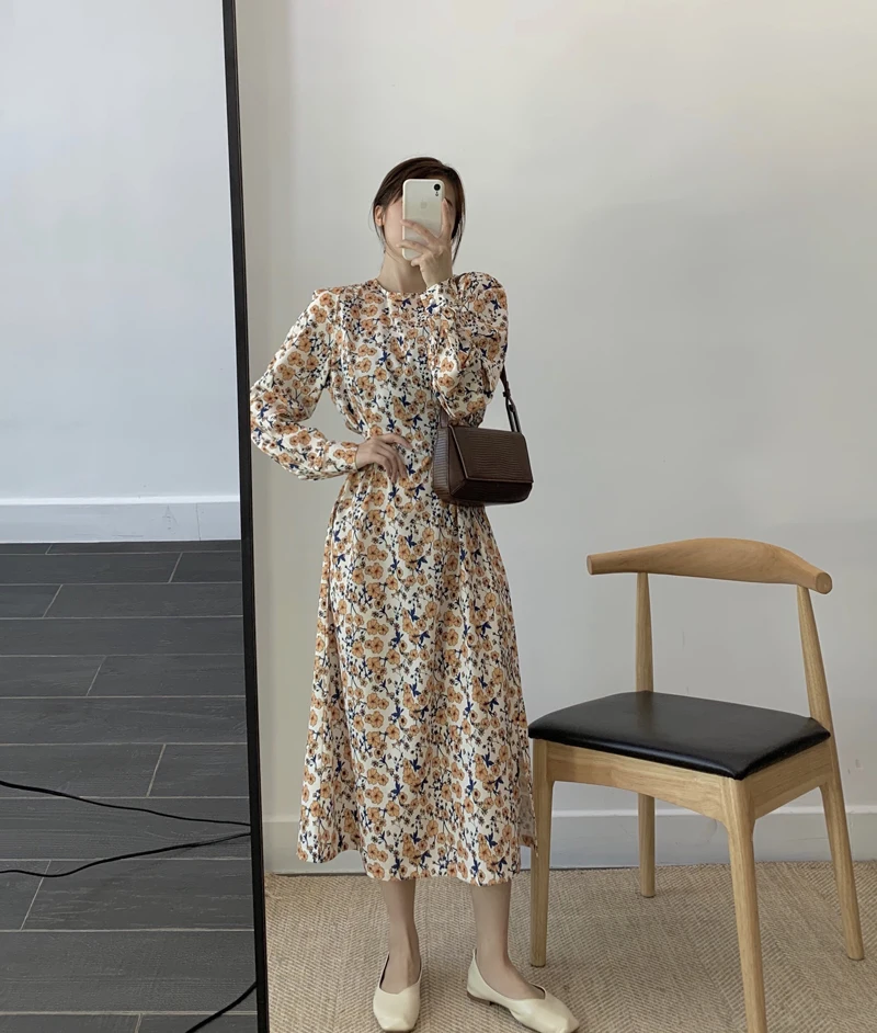 Винтажное платье трапециевидной формы с цветочным принтом и расклешенными