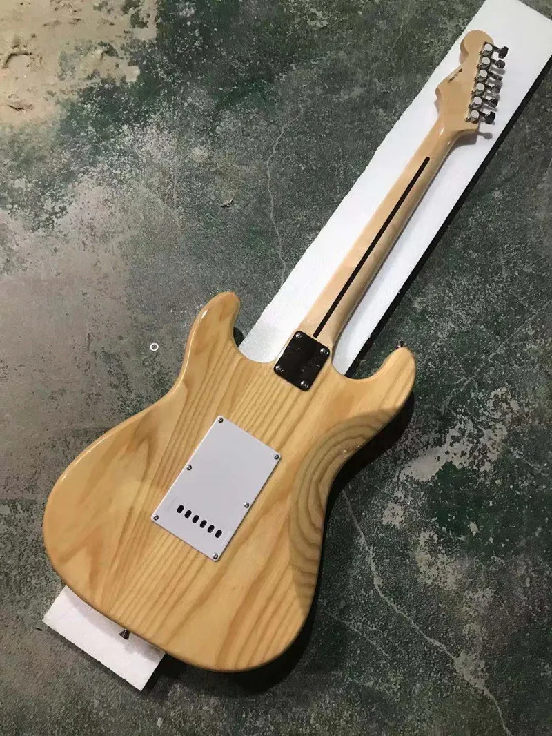 Завод экспортирует высокого качества 6 строка ST электрогитара серебристой