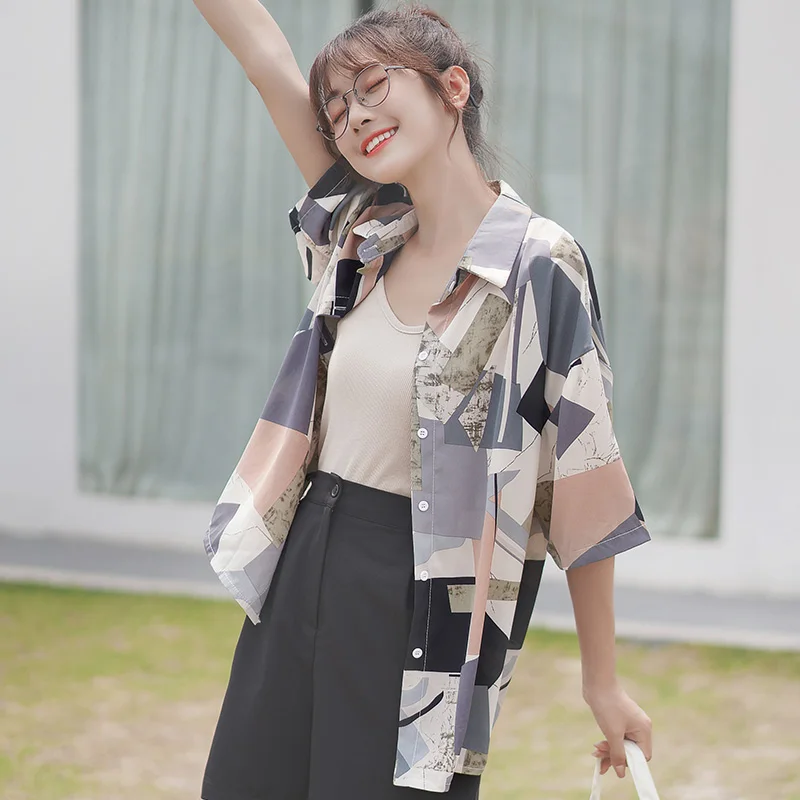 

Retro Hong Kong Style printed chiffon shirt women's new 2021 summer thin shirt design sense niche top