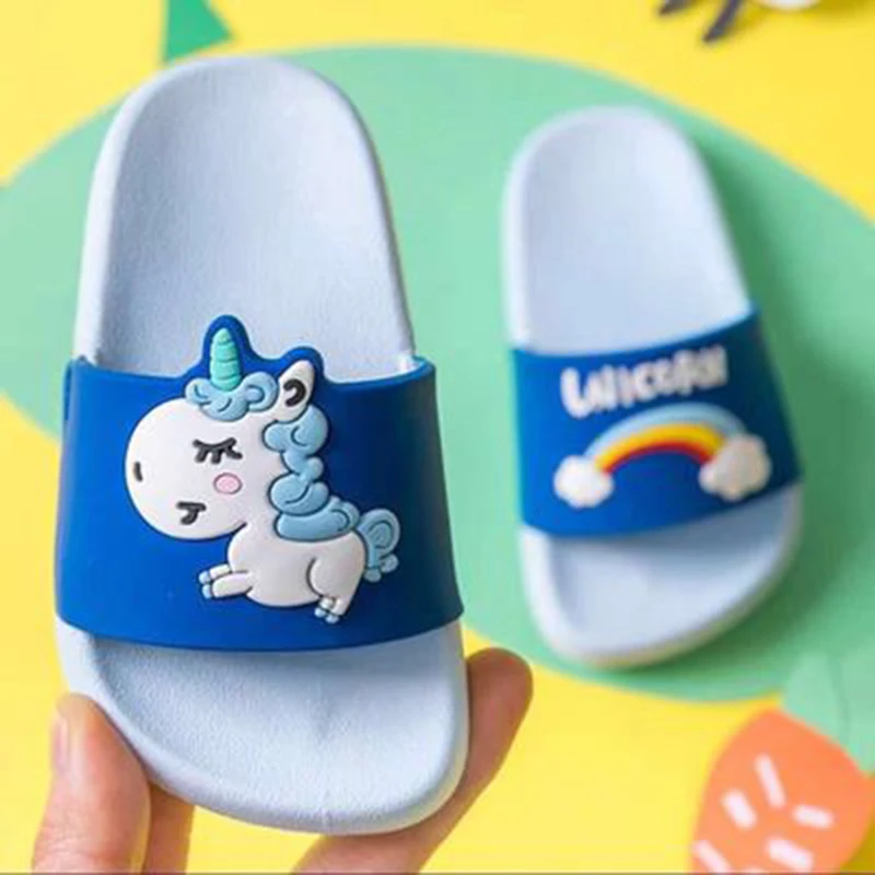 Летние Симпатичные тапочки с единорогом обувь для мальчиков и девочек радужная