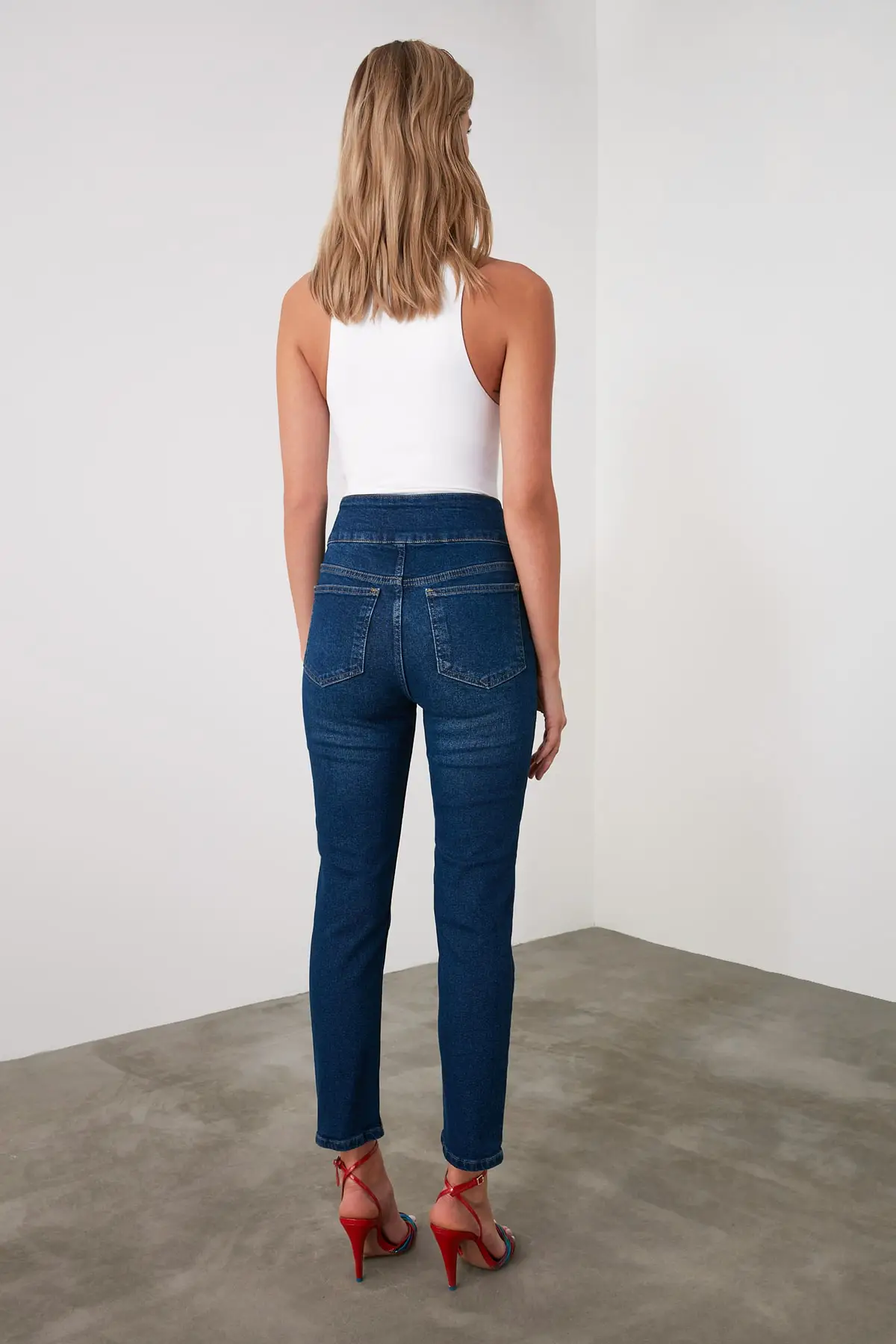 

Trendyol Front Button Super High Waist Skinny Jeans TWOAW21JE0430