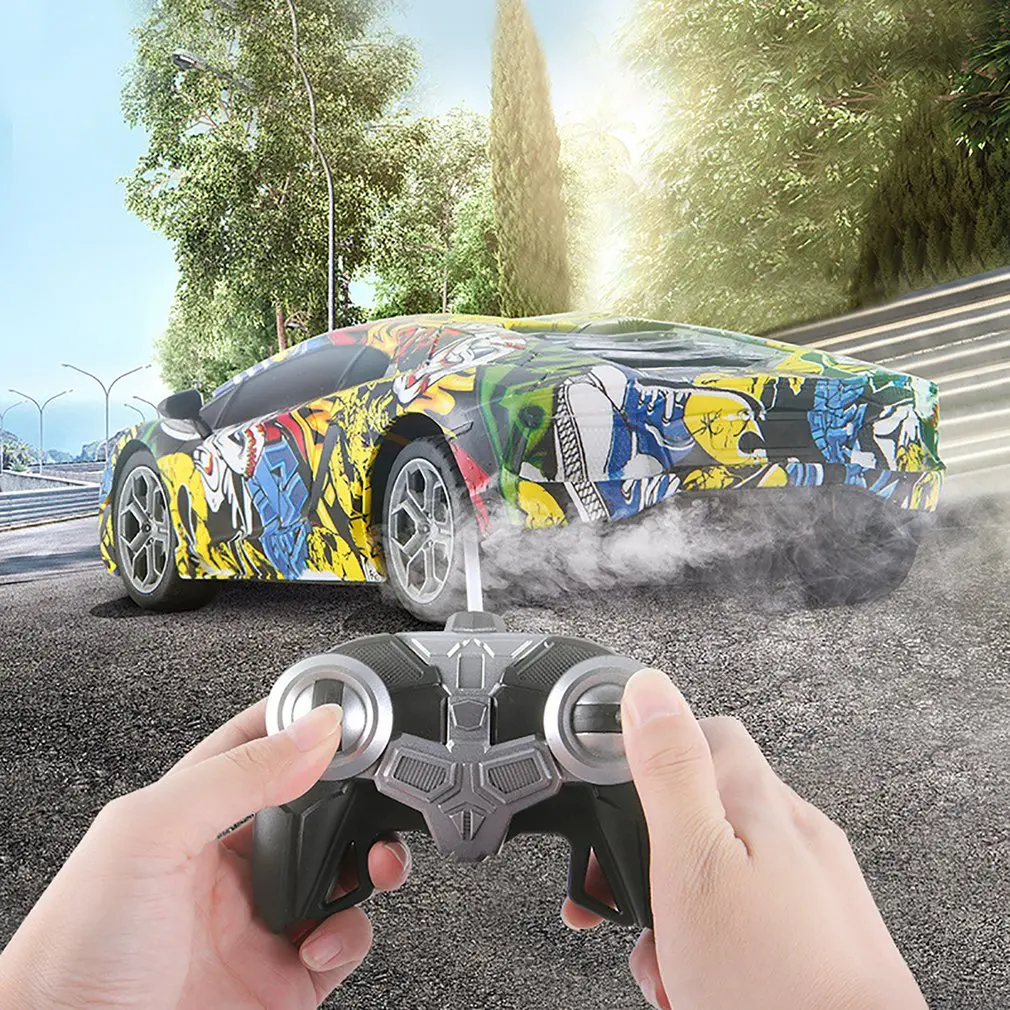 Четырехколесный автомобиль для быстрого дрифта с дистанционным управлением