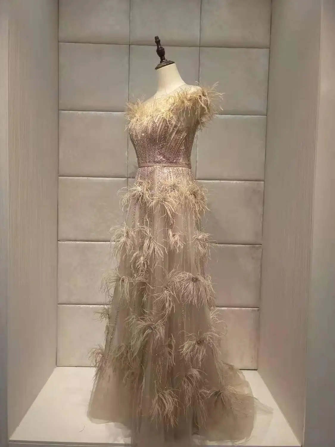 gray Характерные вечерние платья с перьями; Новинка года; vestido de noiva abendkleider robe de soiree; длинное платье - Цвет: gray