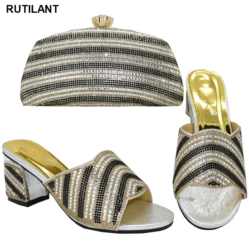 Итальянский комплект из туфель и сумочки для вечеринок Летние женские шлепанцы