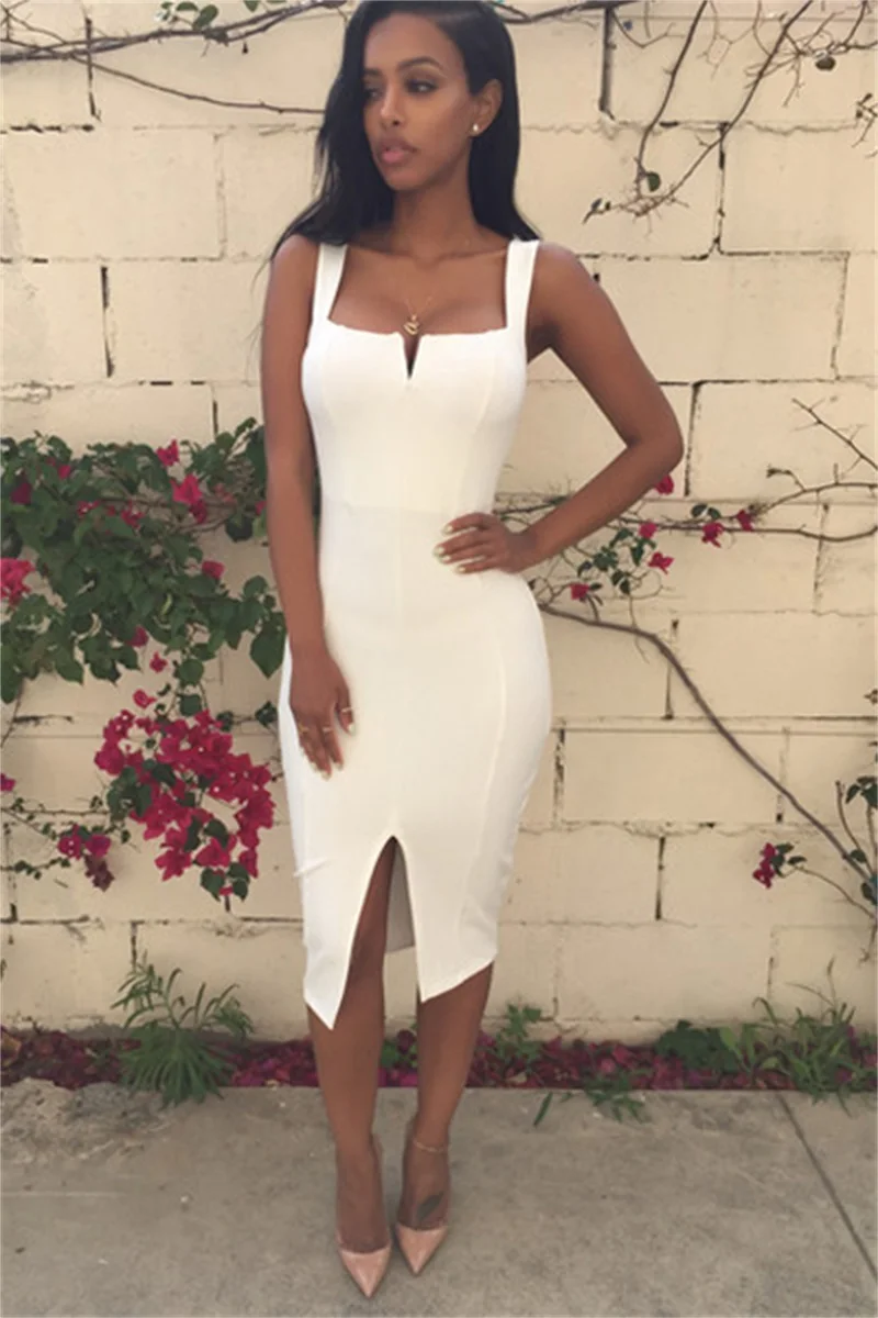 Женское трикотажное Бандажное платье облегающее на тонких бретелях с разрезом в