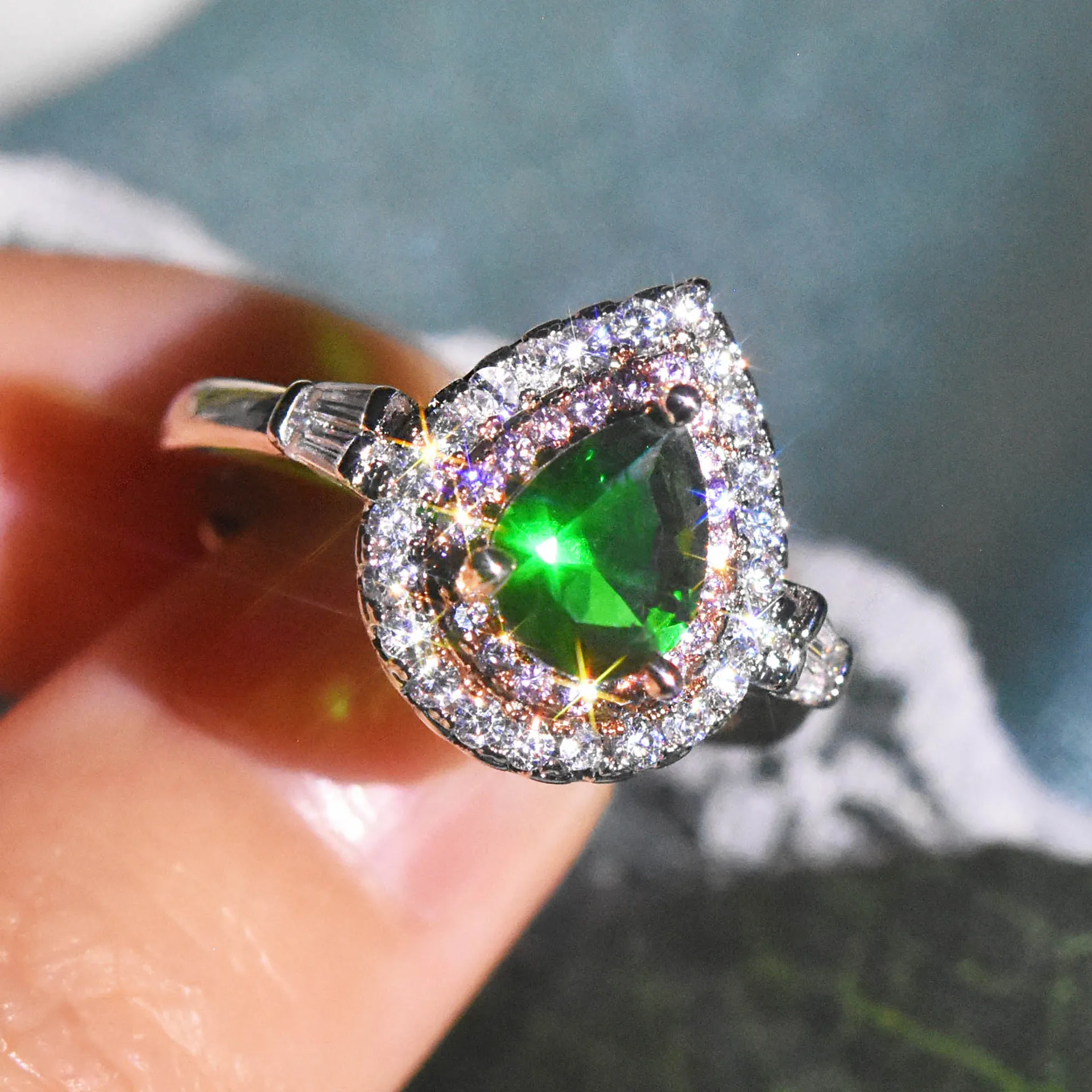 

Foydjew PT950 Platinum Plated High Quality Moissanite Diamond Water Drop Rings Proposal Simulation Emerald Carat Female Ring