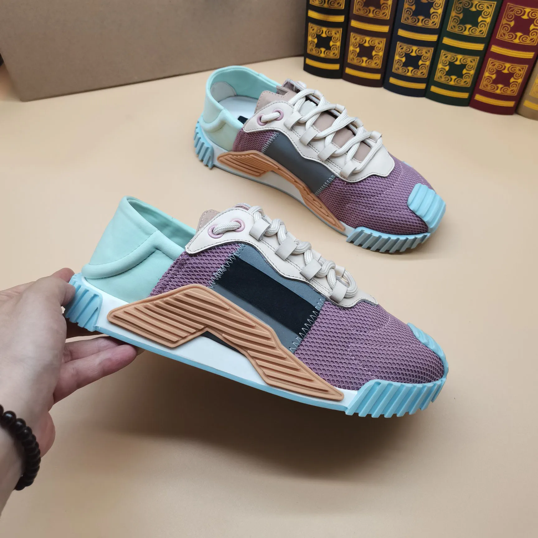 

Women's Shoes