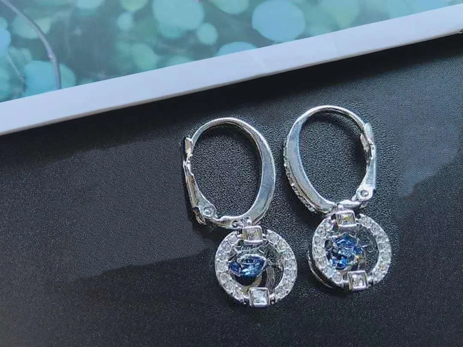 

ERIN High quality SWA new. Crystal fashion earrings for women