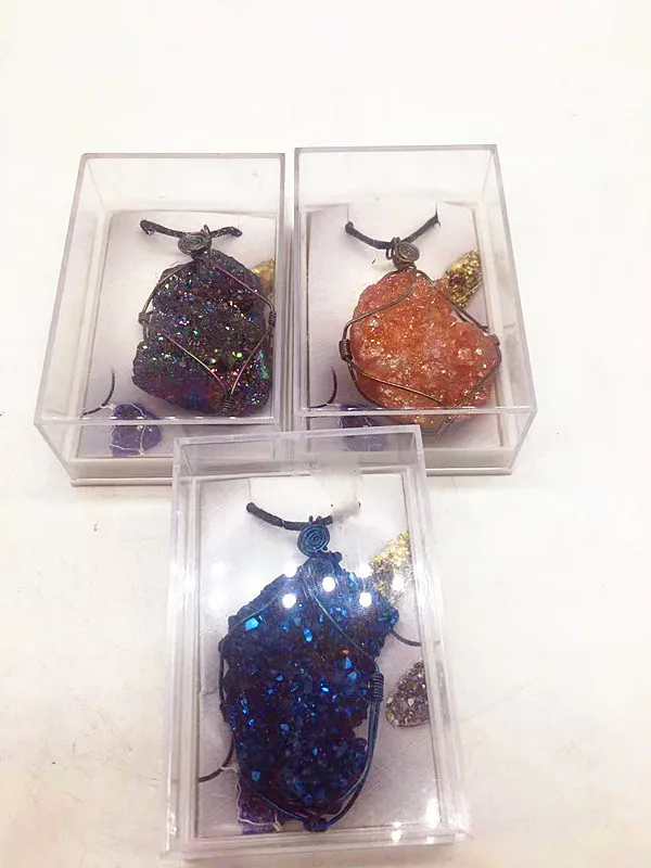 

Натуральный кварцевый кристалл ангел гало коробка кулон домашний декор