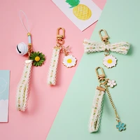 ins luxury korean daisy flower keychains car keys bag key chains decor cartoon pendent charms for airpods for samsung buds gifts