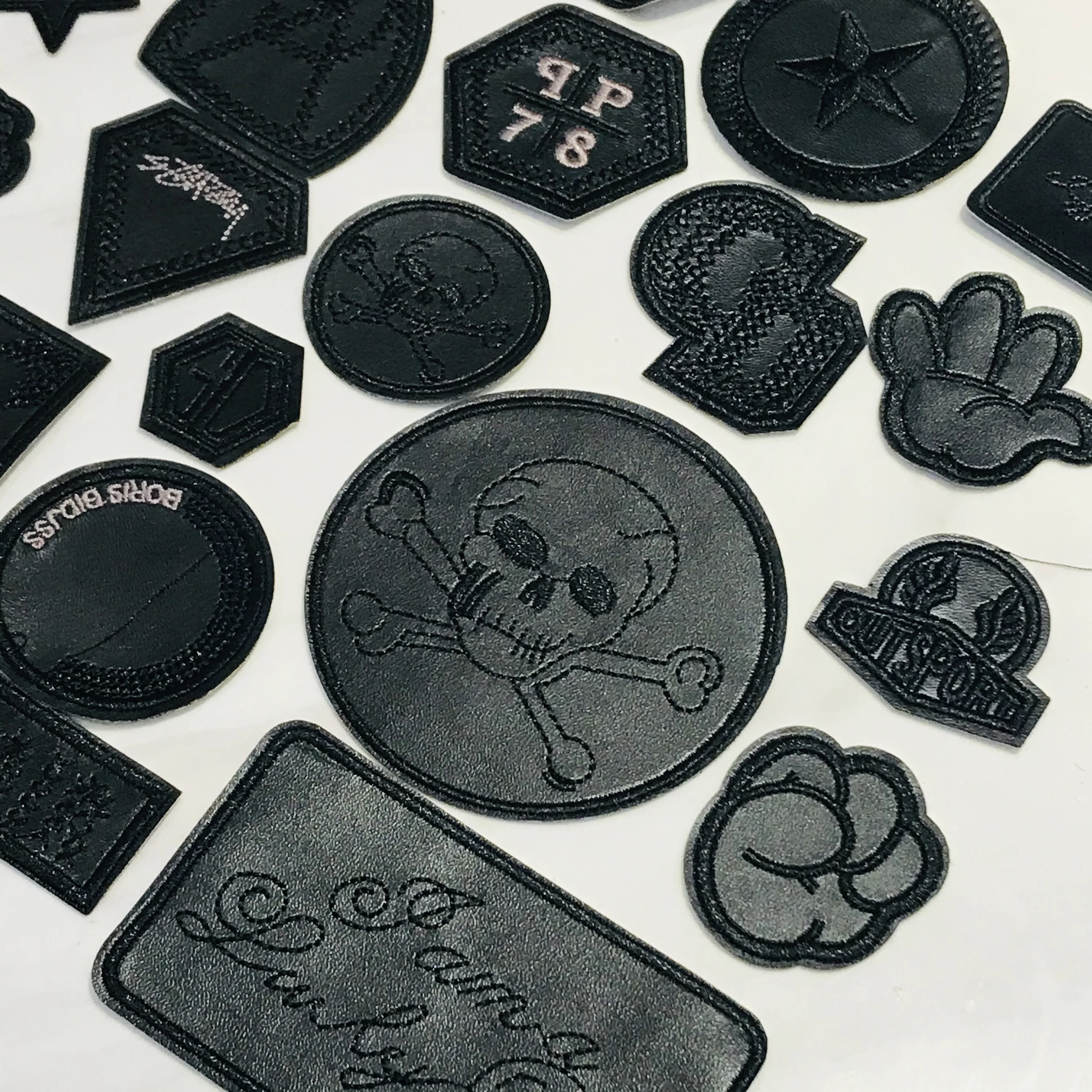 Новинка черные кожаные вышитые нашивки с цифрами и звездами для одежды утюжок на