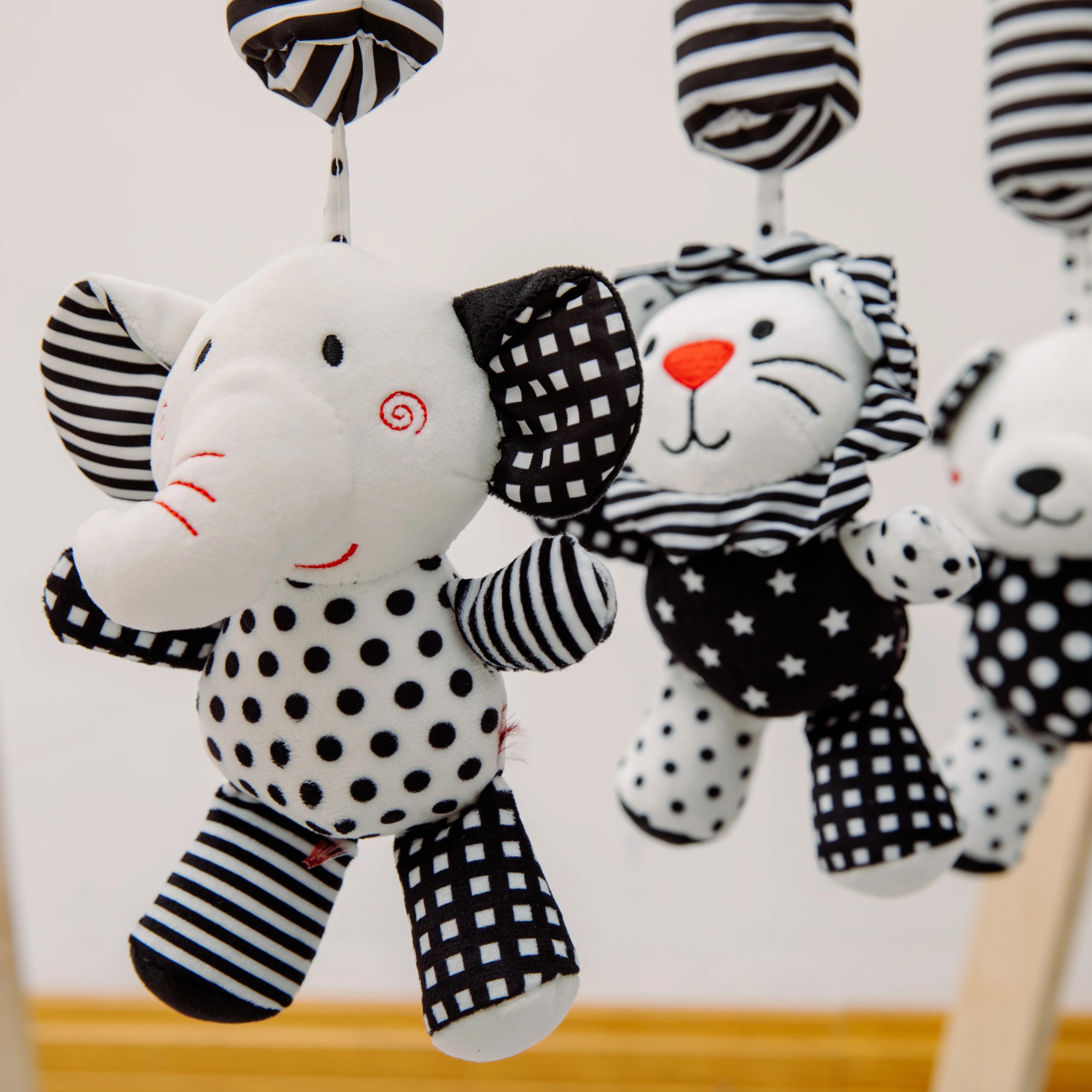 Black and White Animals Baby Bed Bell Safety Seat Plush Toy Mobile Chimes Rattles Stroller Hang Car Hanging | Игрушки и хобби