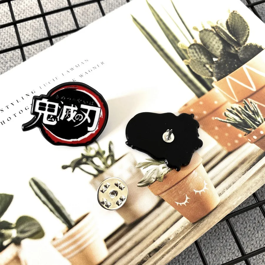 Anime Demon Slayer Kimetsu no Yaiba Pin Badges Plastic Kamado Tanjirou Cosplay Brooch 3Pcs Sets Fans Gifts Accessories