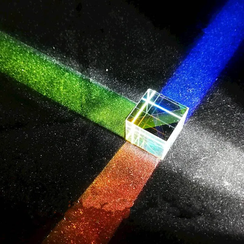 Цветной призменный свет куб шестигранный яркий разделяющая призма оптический