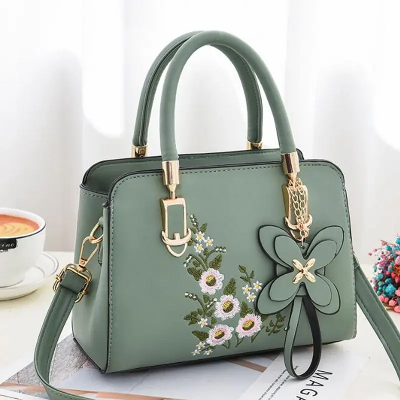 

Маленькая маленькая квадратная сумка с вышивкой, новинка 2021, модная женская сумка, повседневные сумки на одно плечо, диагональная женская с...