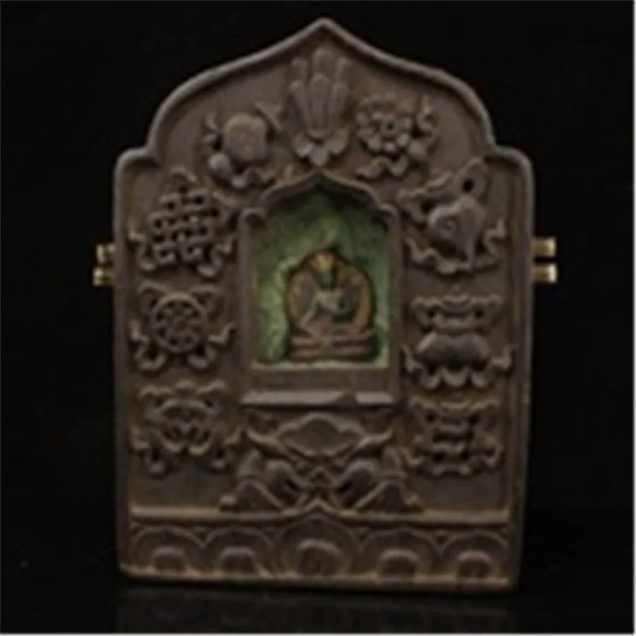 Тибетские монахи в Китае принимают старый чистый ручной резьба по дереву для