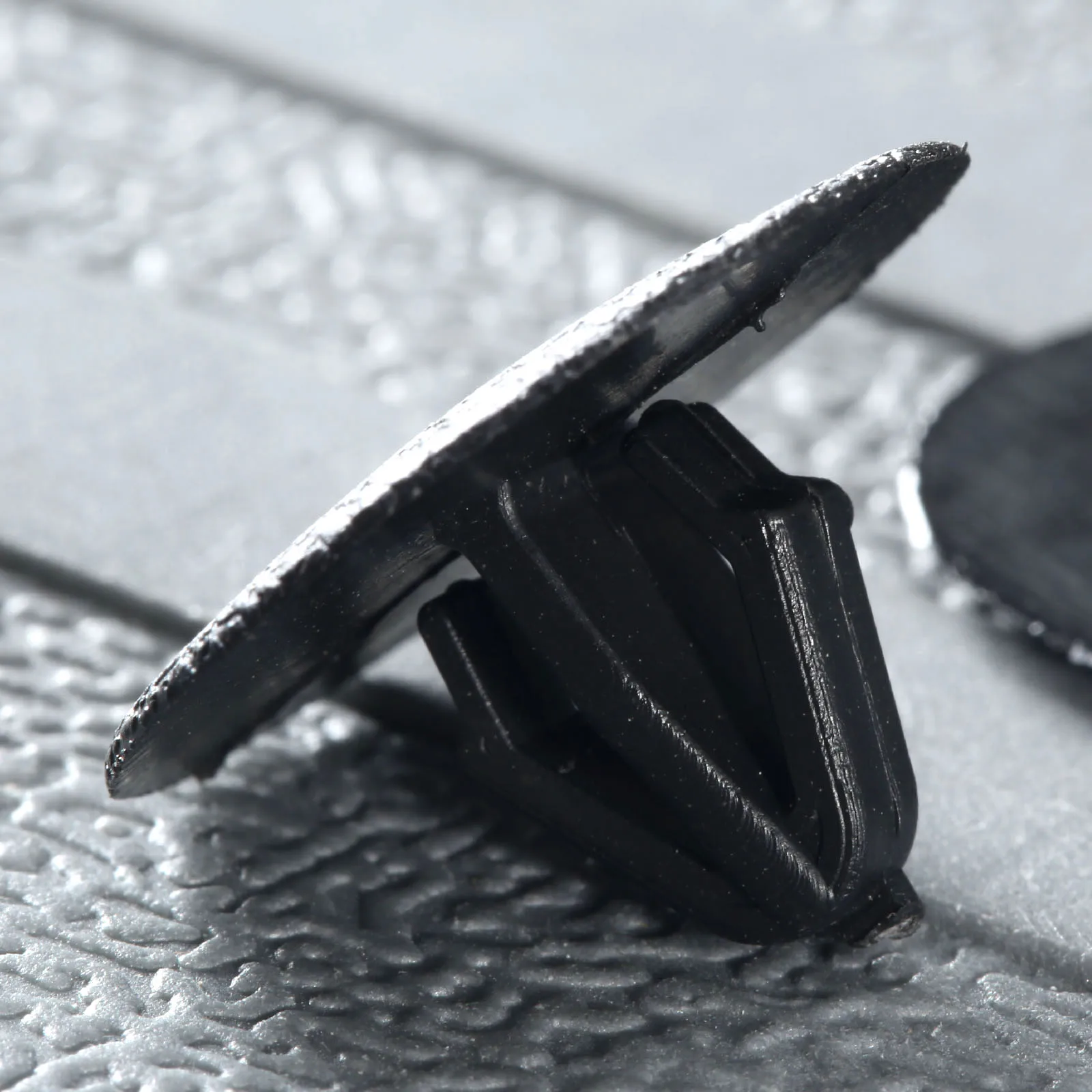 Клипсы для автомобильного бампера пластиковые заклепки с отверстием 12 мм 50