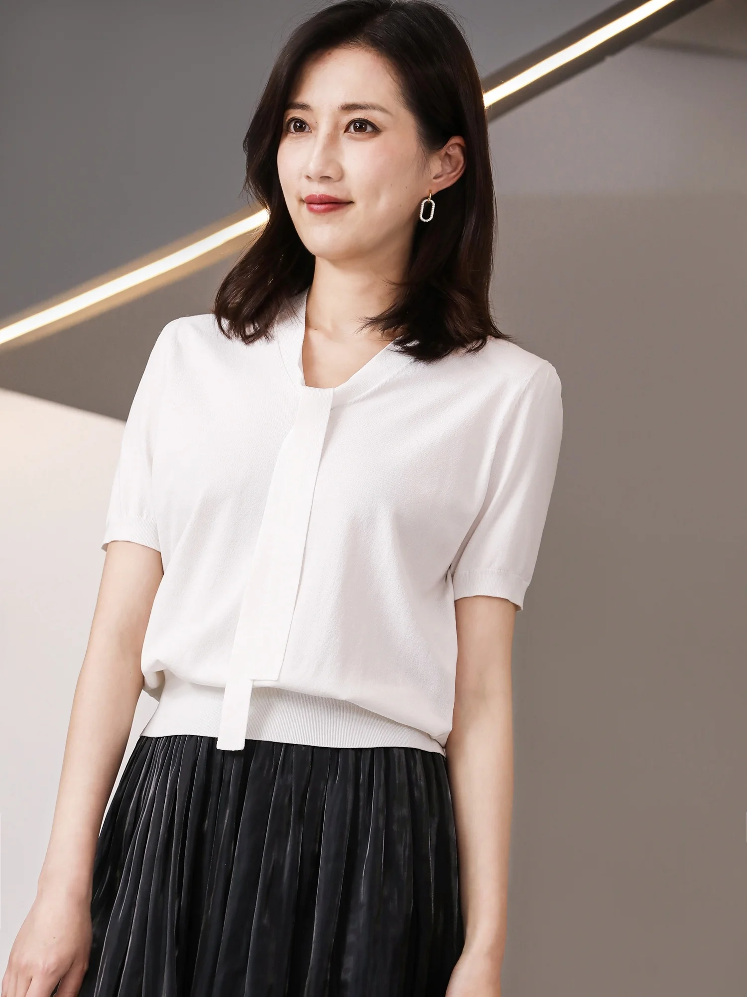 

Rongmei zz0322464 elegant goddess collection romantic and charming French V-neck ribbon short sleeve sweater