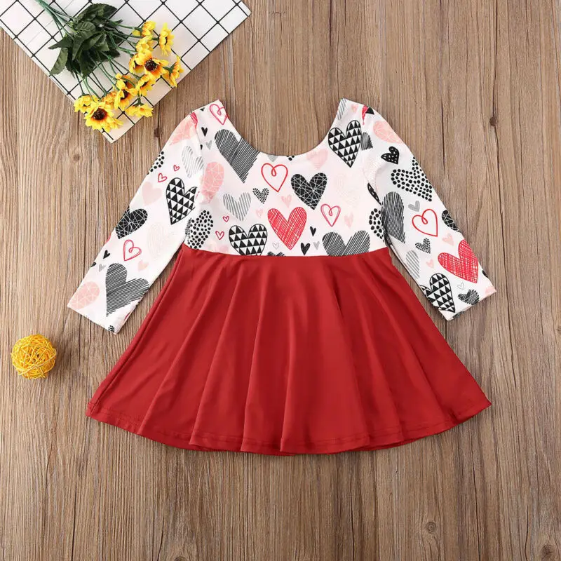 Детское лоскутное платье с геометрическим рисунком сердечек длинным рукавом и